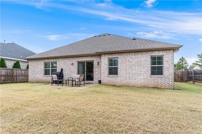 Building Photo - 1805 Woodhause Cir