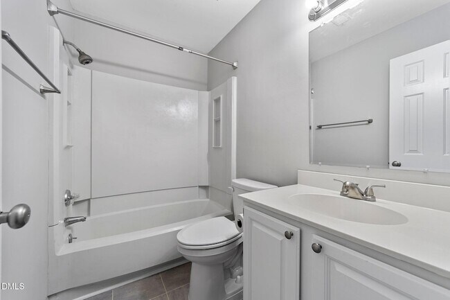 Building Photo - 5501 Sharpe Dr