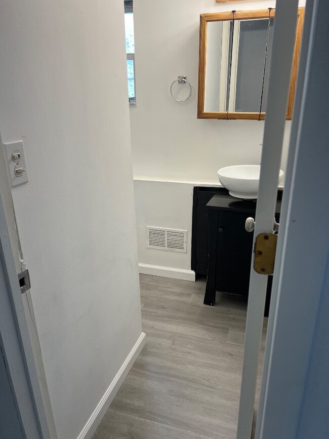 Building Photo - 19 Bennett Rd