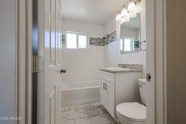 Building Photo - 7014 N 77th Ave