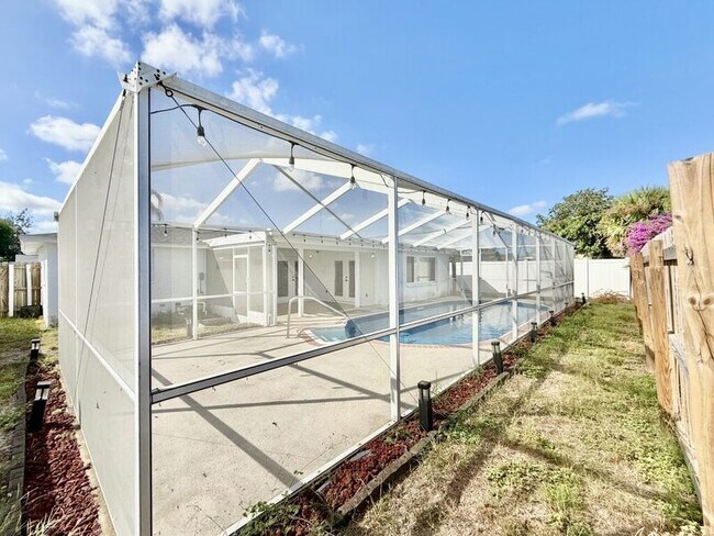 Building Photo - 3411 Cincinnati Dr