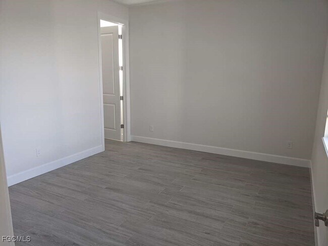 Building Photo - 173 Pennfield St