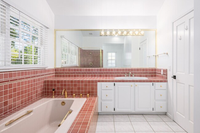 Building Photo - 16812 Addison St