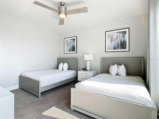 Building Photo - 7740 Sandy Ridge Dr