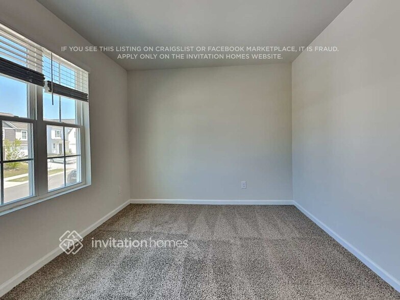Building Photo - 5104 Spring Breeze Blvd