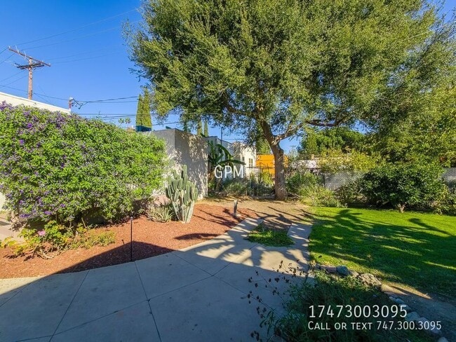 Building Photo - 1320 E Maple St