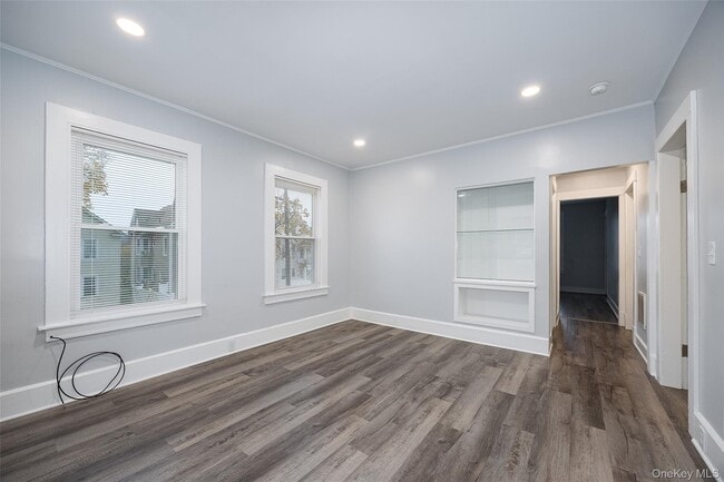 Building Photo - 5 Orchard Pl