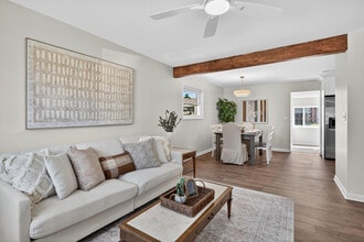 Building Photo - 2113 St Teresa Dr