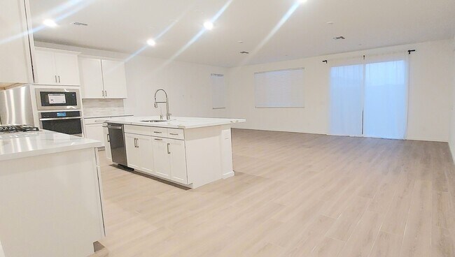 Building Photo - *BRAND NEW HOME* IN A BEAUTIFUL LUXURY COMMUNITY
