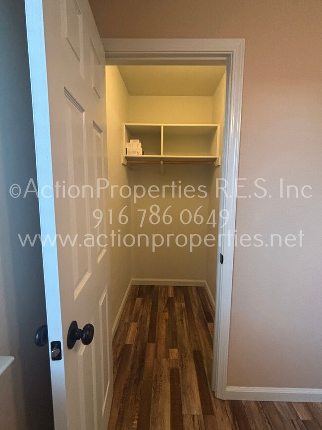 Building Photo - West Roseville LongMeadow 2 Gated, Single ...