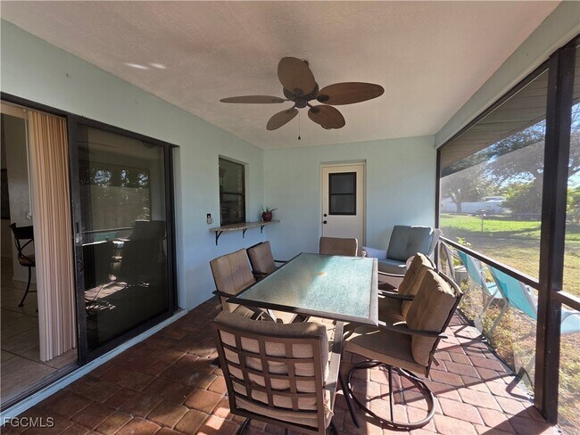 Building Photo - 424 SW 37th Ln