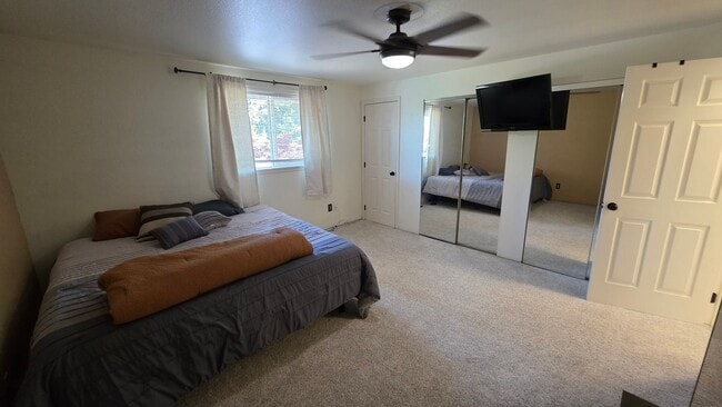 Building Photo - Heart of Puyallup Stunner; a Must See!