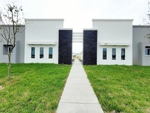 Building Photo - 3409 Fuerte Ave