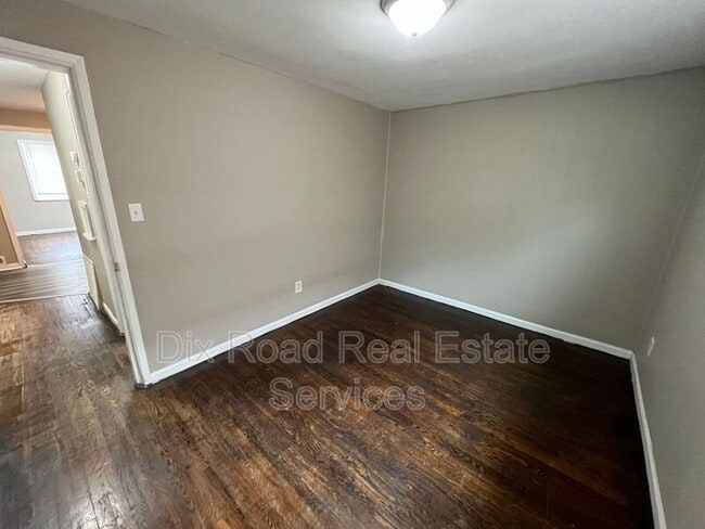 Building Photo - 4988 Mt Alverno Rd