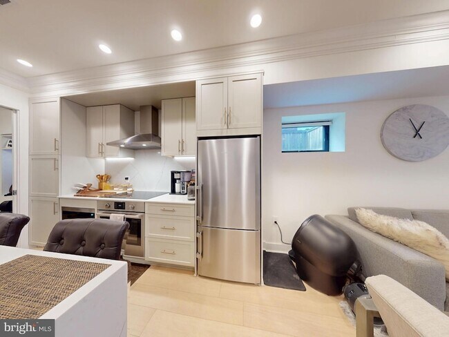 Building Photo - 2642 39th St NW