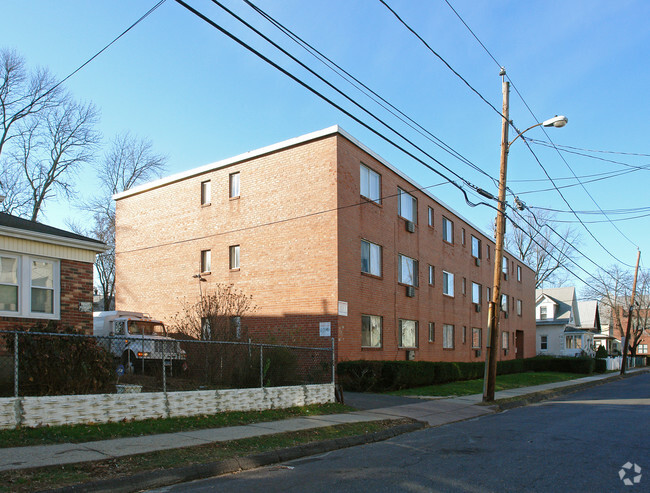 Primary Photo - 69 Ward Pl