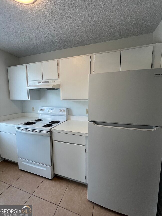 Building Photo - 412 Admiral's Walk Dr
