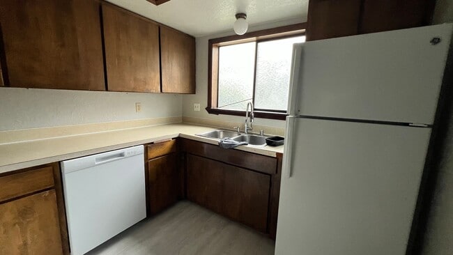 Building Photo - 4Plex 2bed x 1.5bath unit in Seattle, minutes away from major highways.