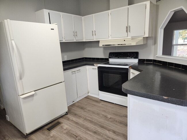 Building Photo - 3-bedroom 2 bath House