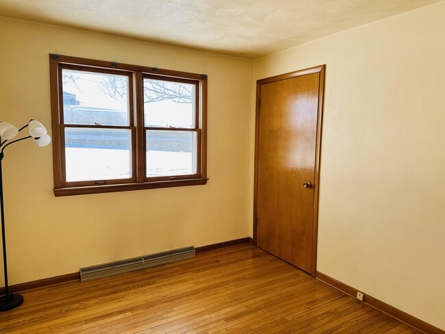 Building Photo - 112 N Stanton St