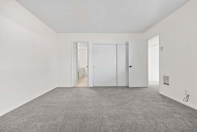 Building Photo - Wonderful Location & Value in Oceana 55+ Community