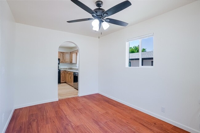 Building Photo - Huge Backyard Close to Downtown Prescott!