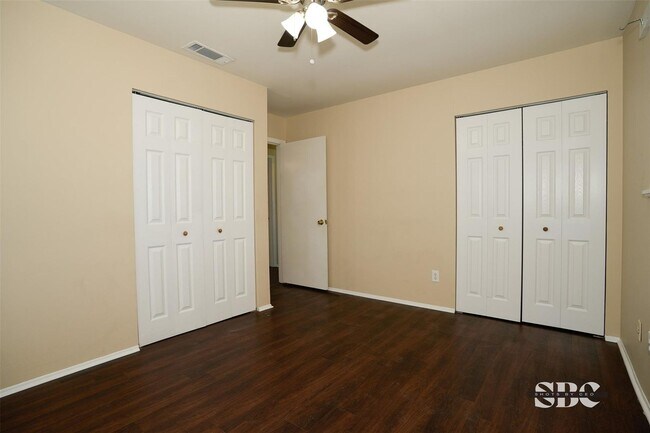 Building Photo - BIG HOME IN GARDEN VALLEY AREA OF SHREVEPORT