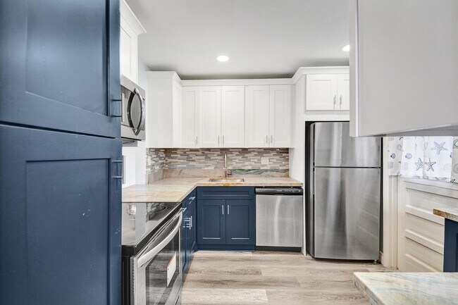 Building Photo - 2430 SW 81st Ave