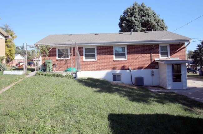 Building Photo - 7220 Blue Ridge Dr