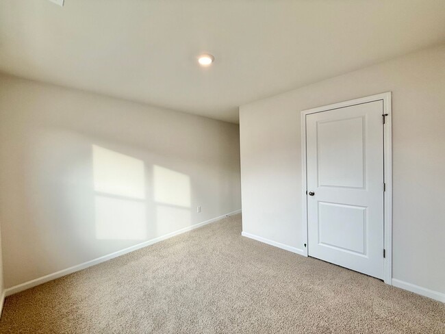 Building Photo - Newly Built 3BD, 2.5BA Raleigh Townhome with a Bonus Office/Den on First Floor