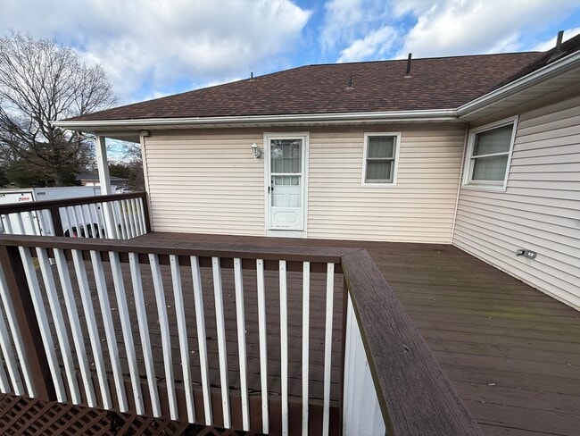 Building Photo - 49 Orris Ave