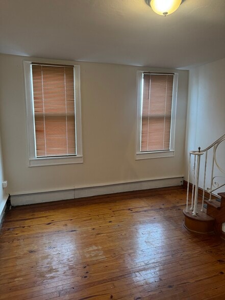 Primary Photo - 903 Price St