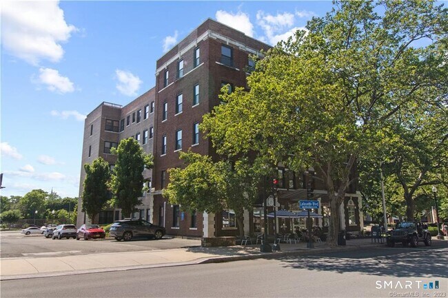 Building Photo - 881 Lafayette Blvd
