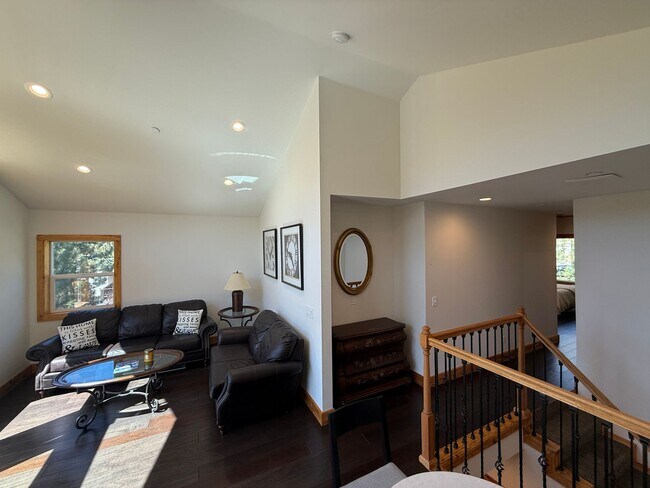 Building Photo - Stunning 4-Bedroom Home with Amazing Views, EV Charger & Solar in Big Bear!