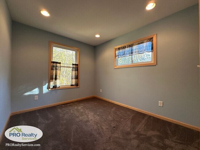 Building Photo - 3 Bedroom House **$1,000.00 off December's Rent with a December 2025 Move In**