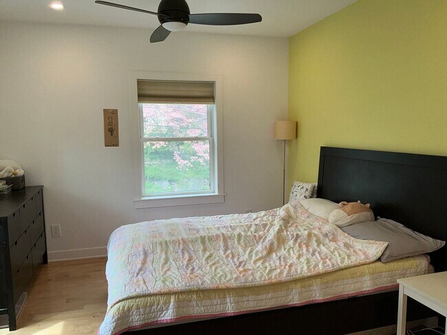 Building Photo - Fully remodeled 4BR 2.5BA colonial in 4 corners area of Silver Spring