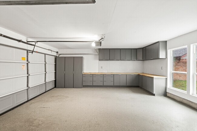 Building Photo - 410 Bauxhall Ct