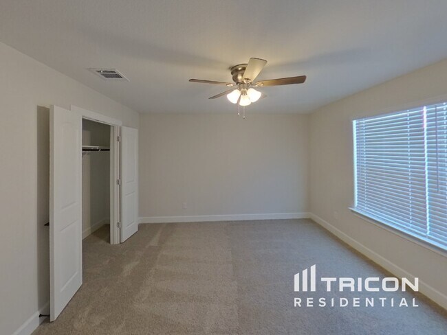 Building Photo - 1207 Bullock Dr