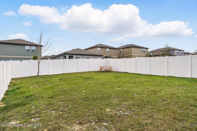Building Photo - 2024 Hemingway Cir