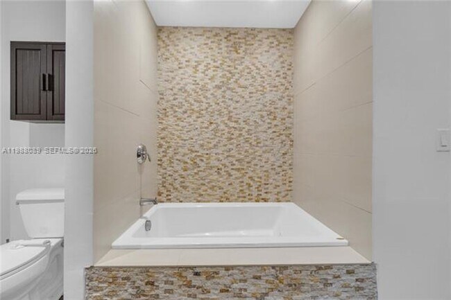 Building Photo - 3340 NE 190th St