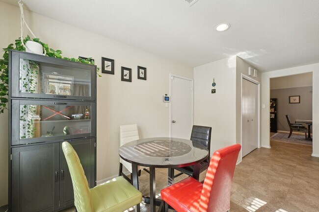 Building Photo - 2222 Mountain Quail Wy
