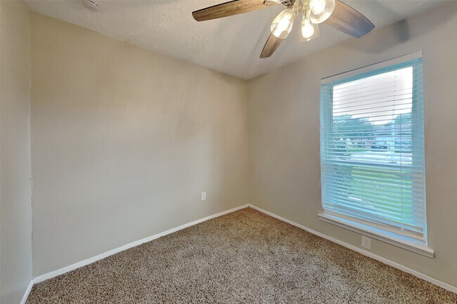 Building Photo - 10107 King Ranch Ln