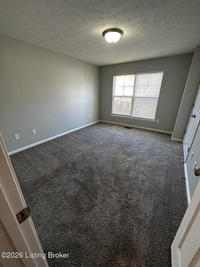 Building Photo - 402 Clare Ln