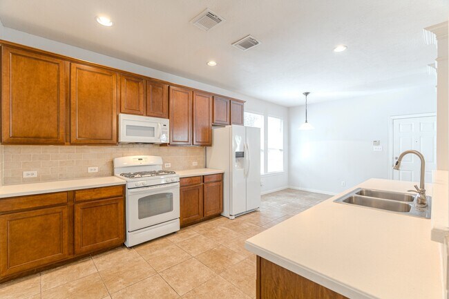 Building Photo - 130 W Montfair Blvd