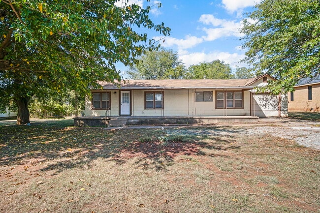 Building Photo - 3009 SE 18th St