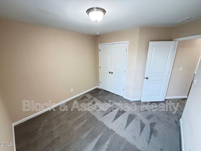 Building Photo - 705 Keystone Park Dr