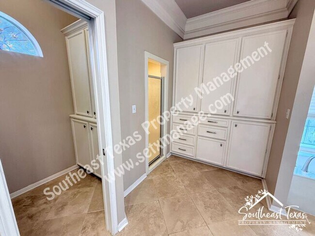 Building Photo - 4980 Littlewood Dr