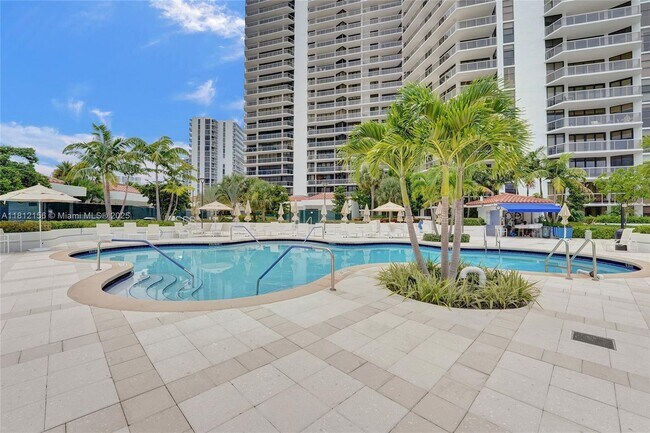 Building Photo - 20281 E Country Club Dr