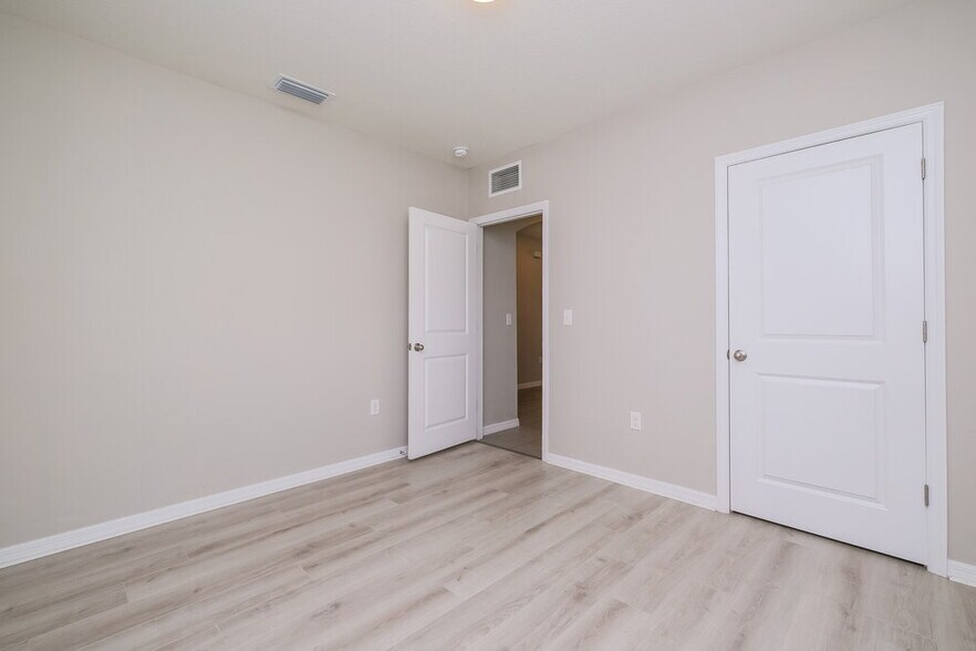 Building Photo - 10222 Cloudburst Ct