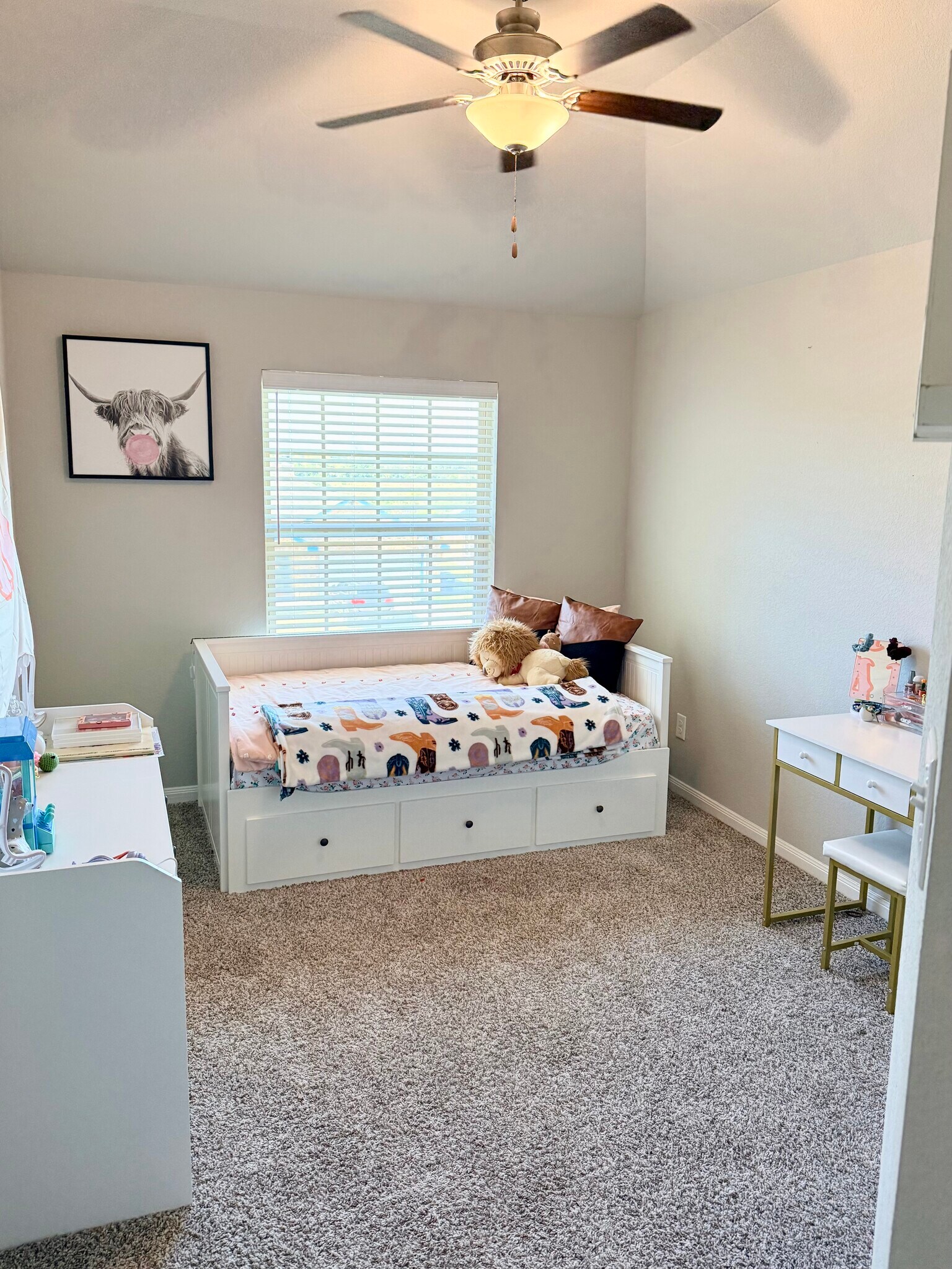 Bedroom - 834 Ross Rd